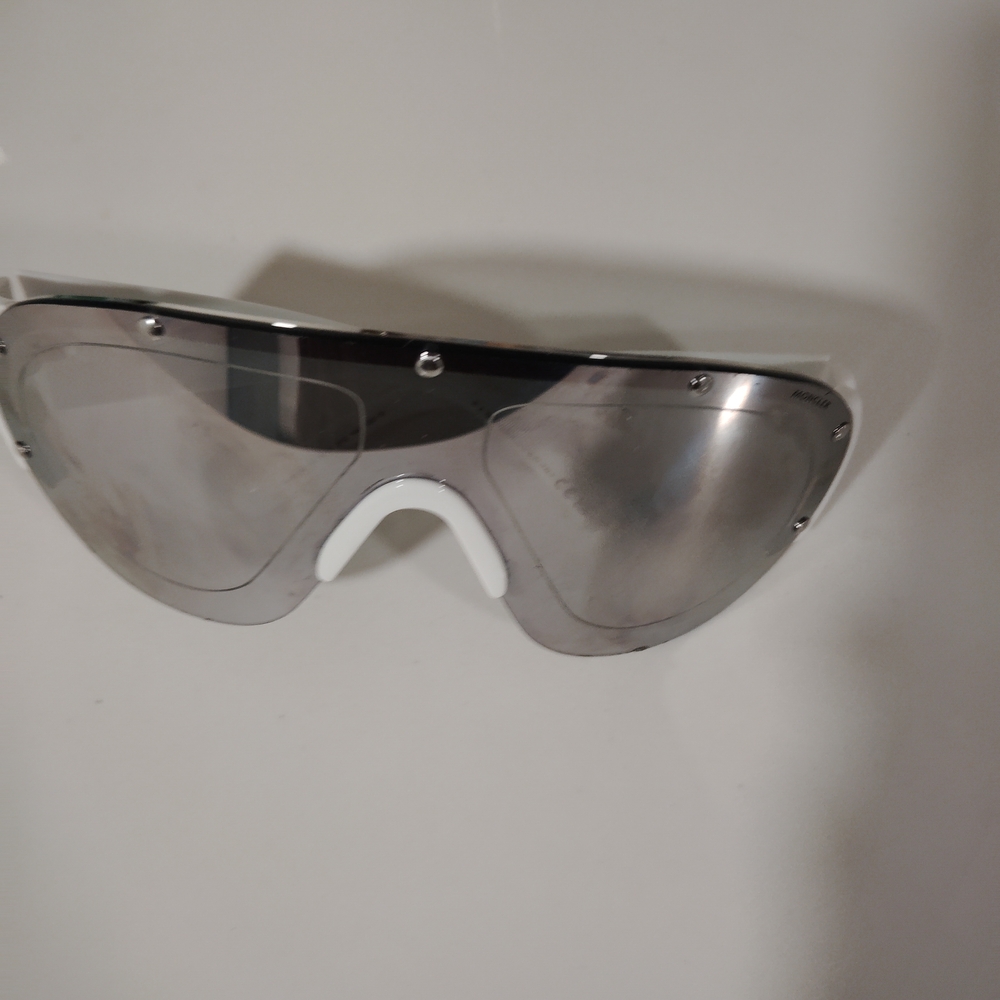 Moncler Silver VR Glasses